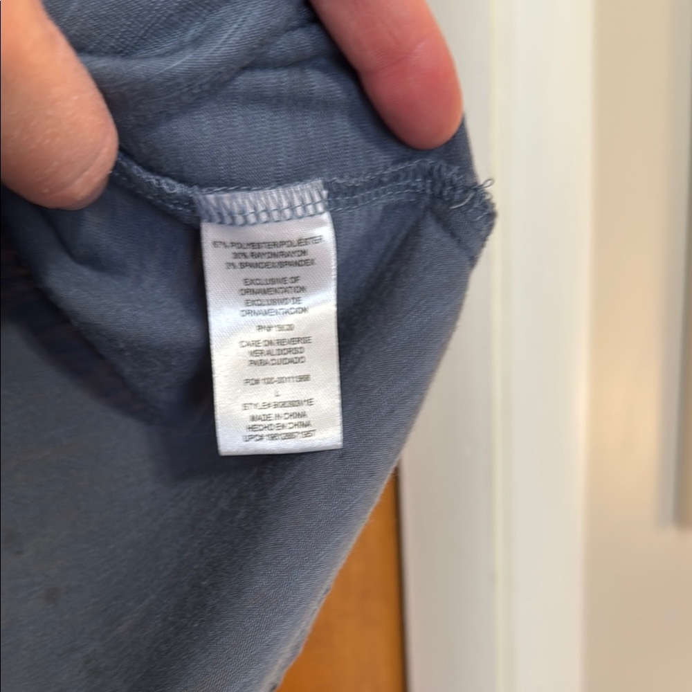 ⭐️Grayish Blue Women's Top⭐️ - Picture 4 of 4